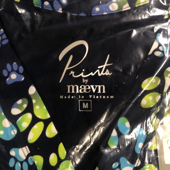 Maevn Womens paw print scrub top NWT - Picture 5 of 5